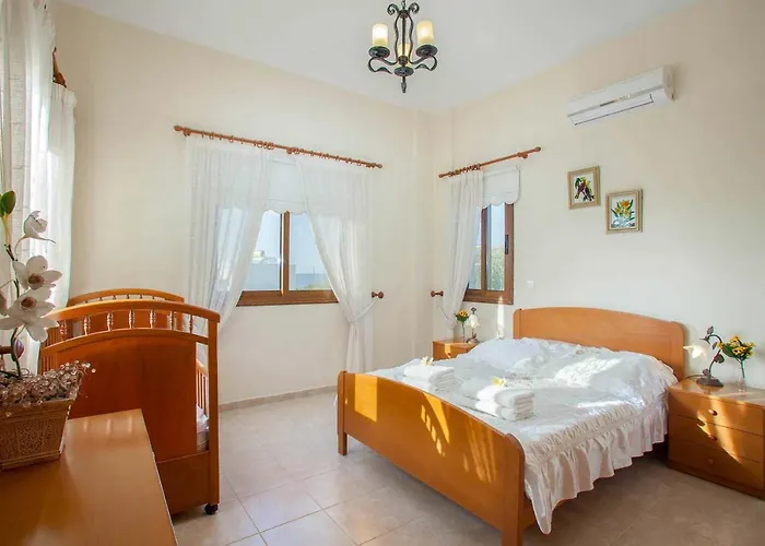 Styliani Vila Argaka